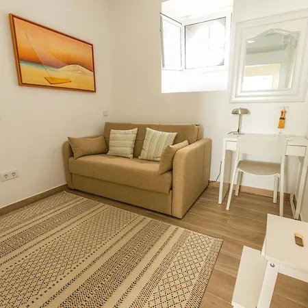 Apartmán Modern 2br House Near Castle