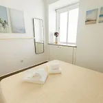 Διαμέρισμα Modern 2br House Near Castle Ταβίρα